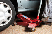 Best Floor Jacks That Can Assist in Vehicle Lifting Needs